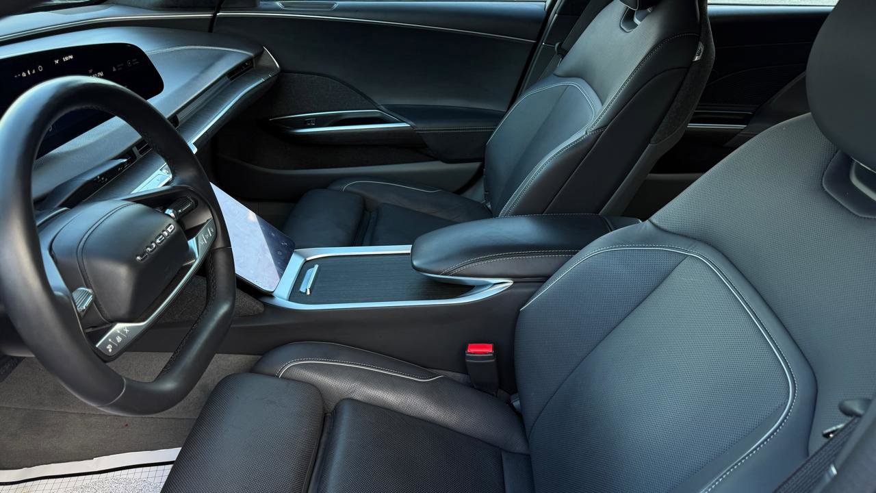 Used 2024 Lucid Air Touring image 27
