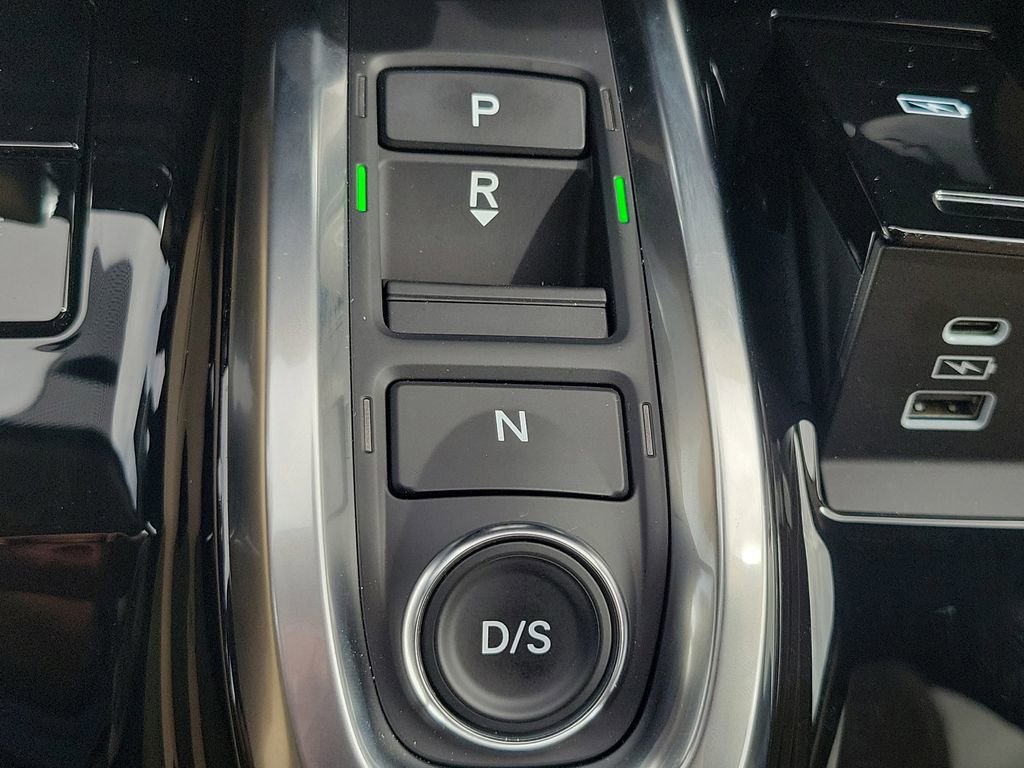 Certified 2025 Acura MDX FWD w/ Technology Package image 32