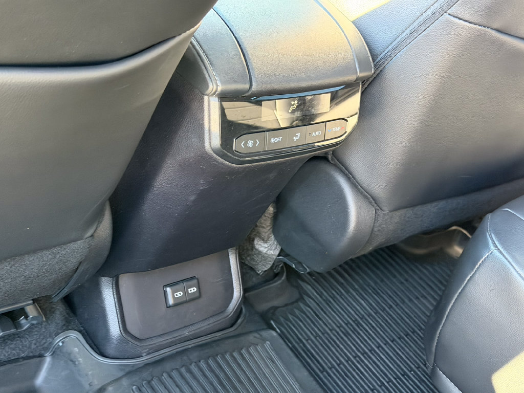 Used 2024 Toyota Highlander XLE FWD image 34