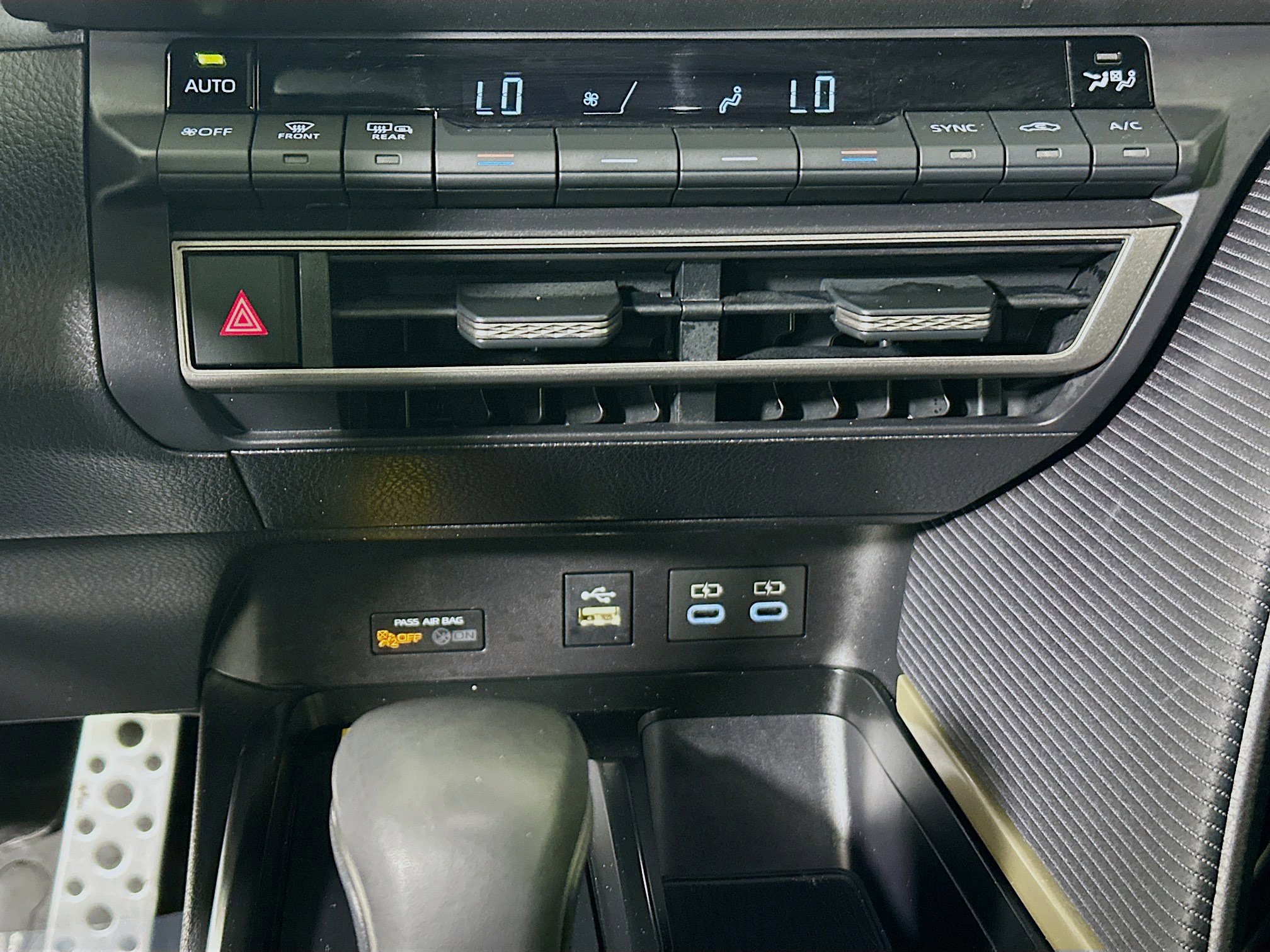 Used 2025 Toyota Camry SE FWD image 23