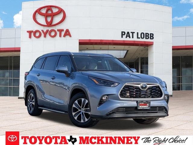 Used 2022 Toyota Highlander XLE FWD image 1