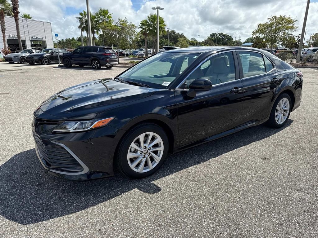 Used 2024 Toyota Camry LE image 8