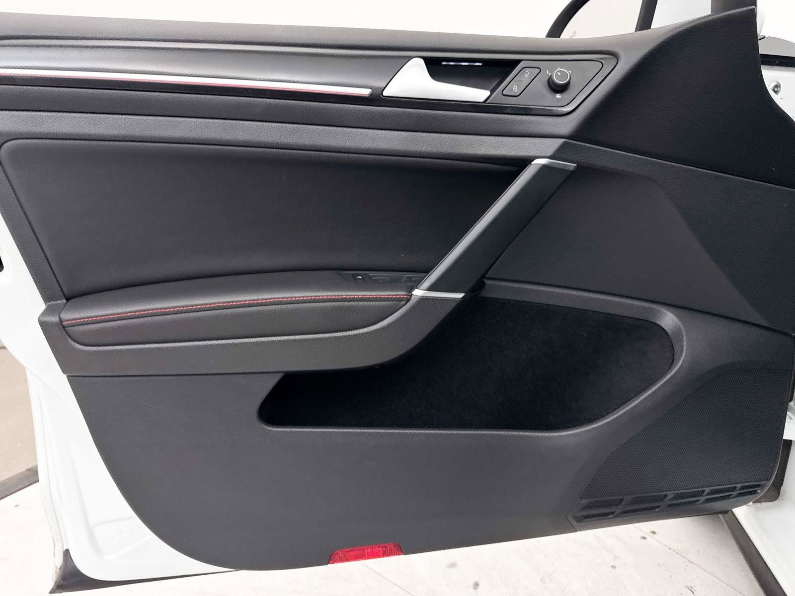 Used 2017 Volkswagen GTI Autobahn FWD image 28