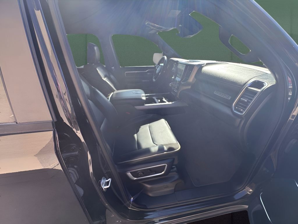 Used 2024 RAM 1500 Laramie image 12