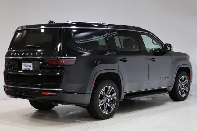 Used 2025 Jeep Wagoneer 4WD w/ Premium Group I image 8
