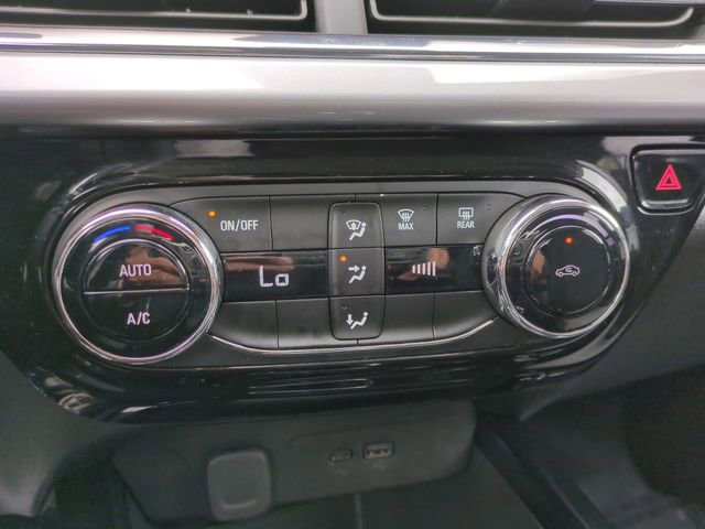 Certified 2025 Chevrolet Trax LT image 25