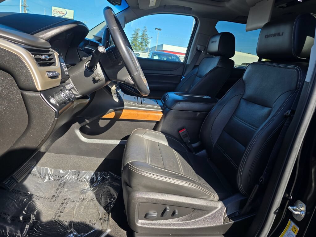 Used 2019 GMC Yukon Denali w/ Denali Ultimate Black Edition AWD/4WD image 26