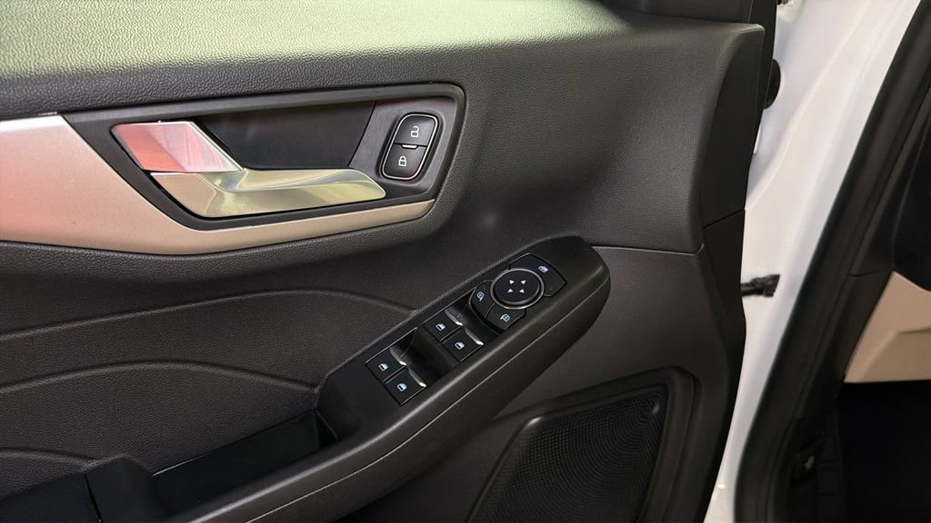 Used 2022 Ford Escape SEL image 25