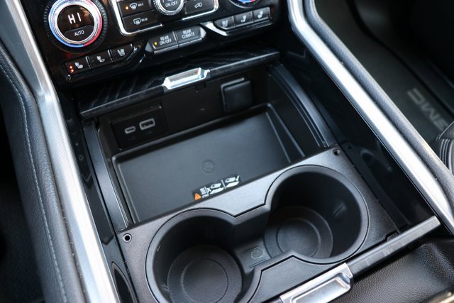 Used 2024 GMC Yukon XL Denali image 28