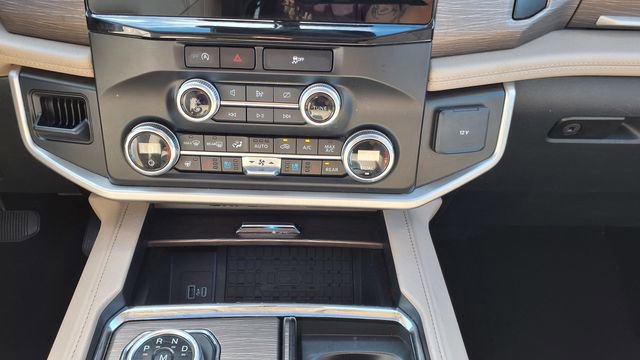 Used 2024 Ford Expedition Max Limited image 29