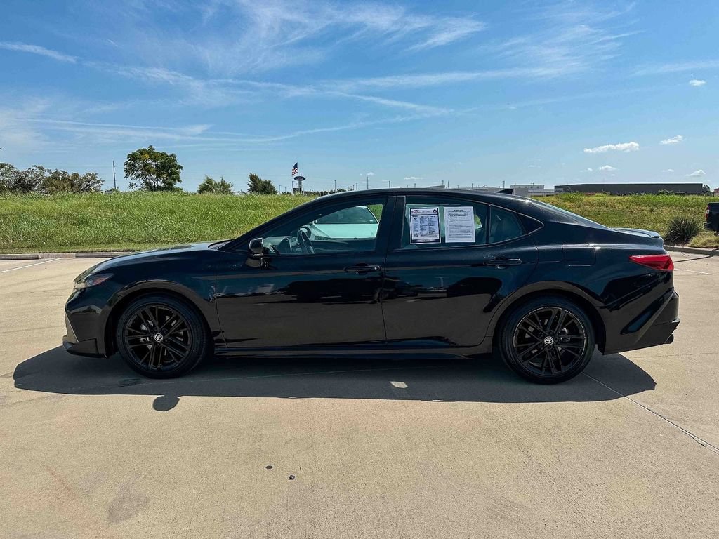 Used 2025 Toyota Camry SE w/ Convenience Package FWD image 6