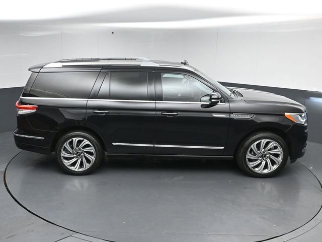Certified 2023 Lincoln Navigator Reserve AWD/4WD image 55