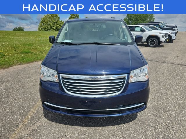 Used 2013 Chrysler Town & Country Touring FWD image 8