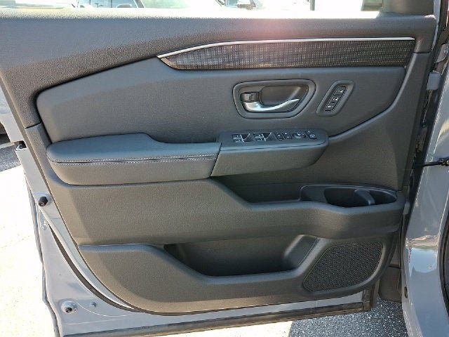 Used 2023 Honda Pilot Elite image 14