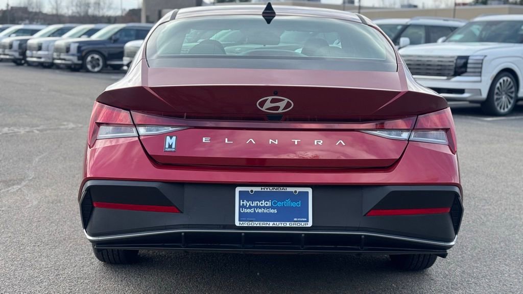 Used 2025 Hyundai Elantra SE image 4