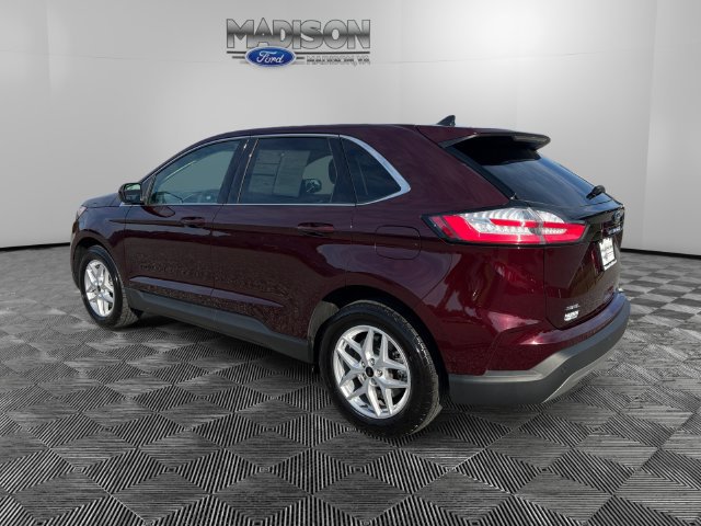 Used 2024 Ford Edge SEL w/ Convenience Package AWD/4WD image 3