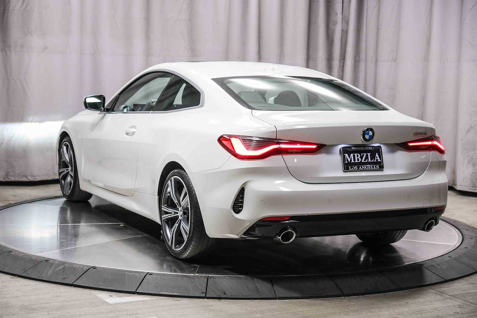 Used 2024 BMW 430i Coupe w/ Convenience Package RWD image 2