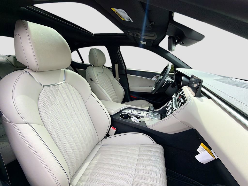 Used 2023 Genesis G70 2.0T w/ Sport Prestige Package image 29