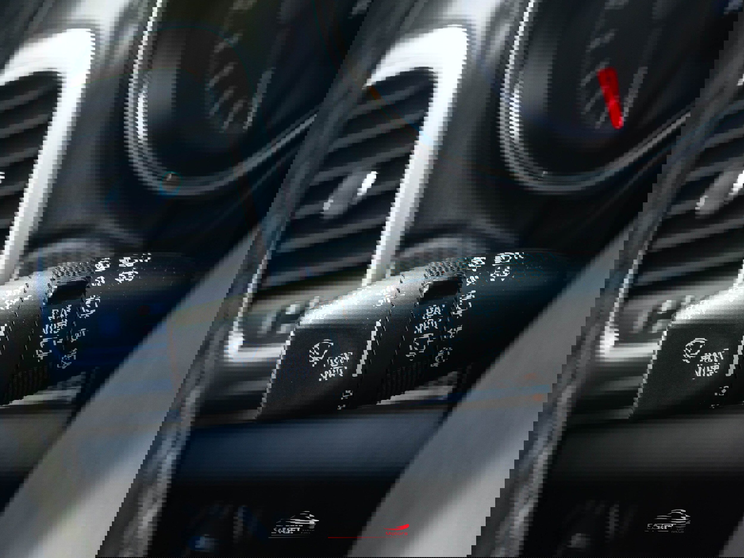 Used 2016 Jeep Grand Cherokee SRT image 29