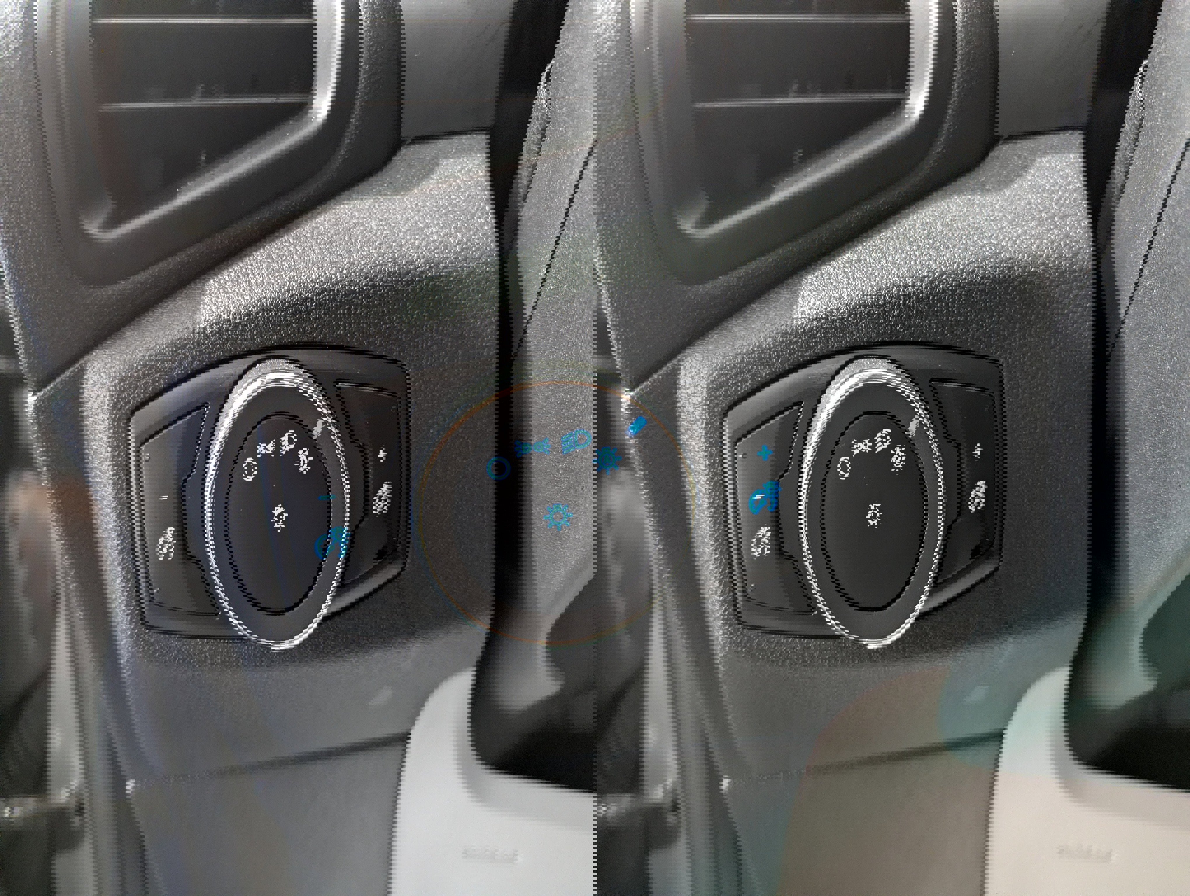 Used 2022 Ford EcoSport S image 16