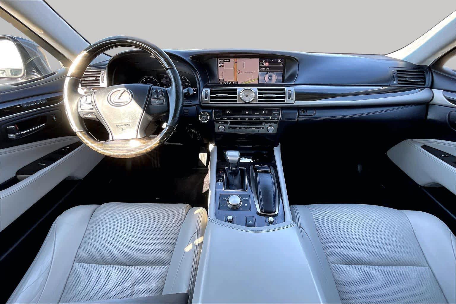 Used 2015 Lexus LS 460 AWD w/ Comfort Package image 16