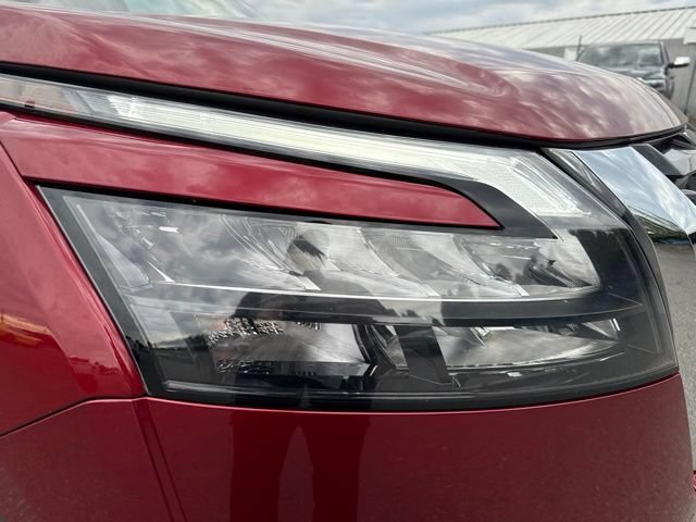 Used 2024 Nissan Pathfinder SV FWD image 9