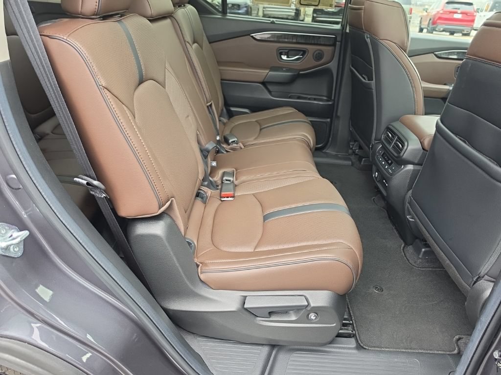Certified 2024 Honda Pilot Elite image 31