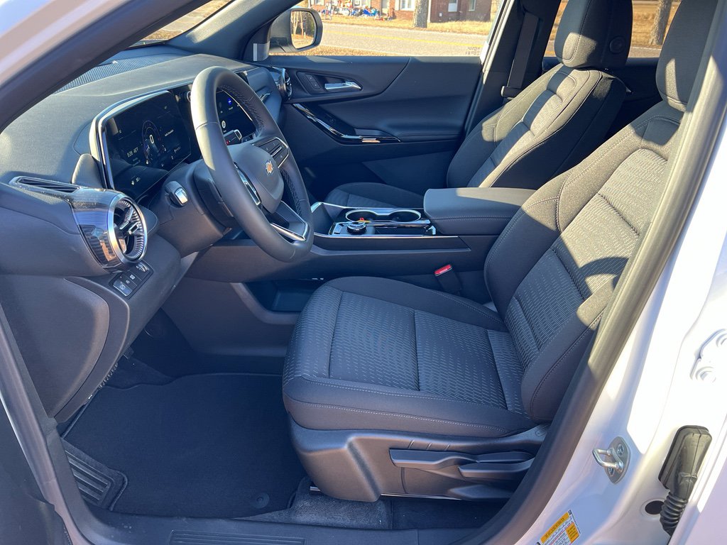 New 2026 Chevrolet Equinox LT image 18