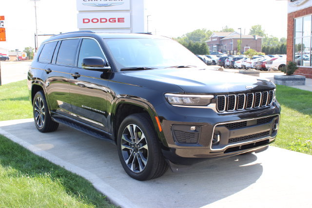 Used 2025 Jeep Grand Cherokee L Overland w/ Luxury Tech Group IV AWD/4WD image 3