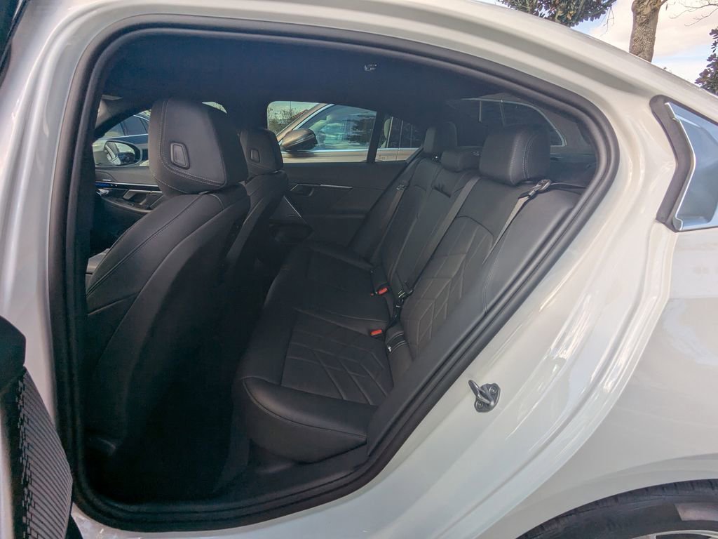 Used 2024 BMW 530i w/ Premium Package image 24