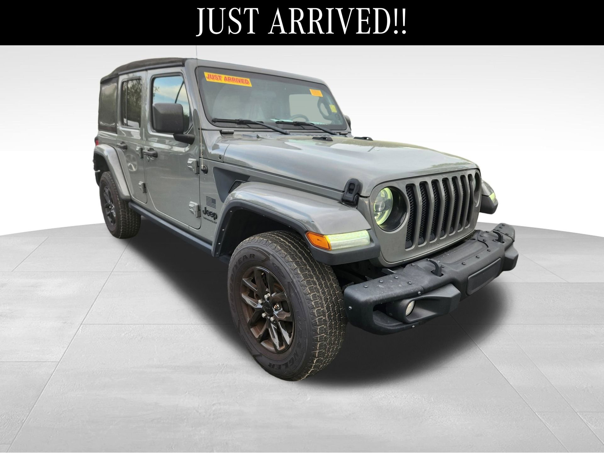 Used 2023 Jeep Wrangler Sport S image 3