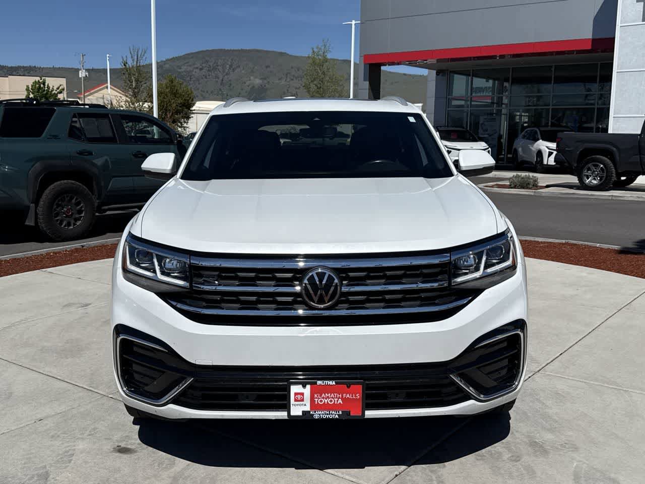 Used 2021 Volkswagen Atlas Cross Sport SEL R-Line AWD/4WD image 3