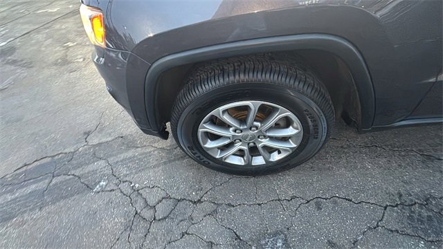 Used 2015 Jeep Grand Cherokee Limited image 36