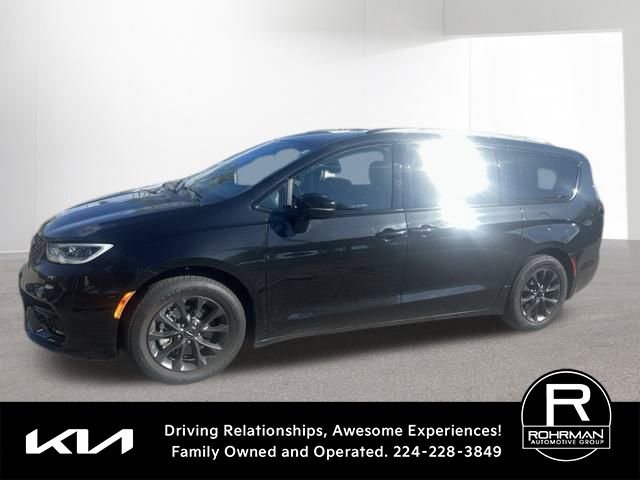 Used 2021 Chrysler Pacifica Touring w/ S Appearance Package