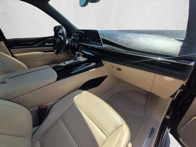 Used 2024 Cadillac Escalade Premium Luxury RWD image 21