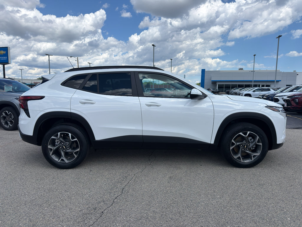 Certified 2024 Chevrolet Trax LT w/ Driver Confidence Package FWD image 4