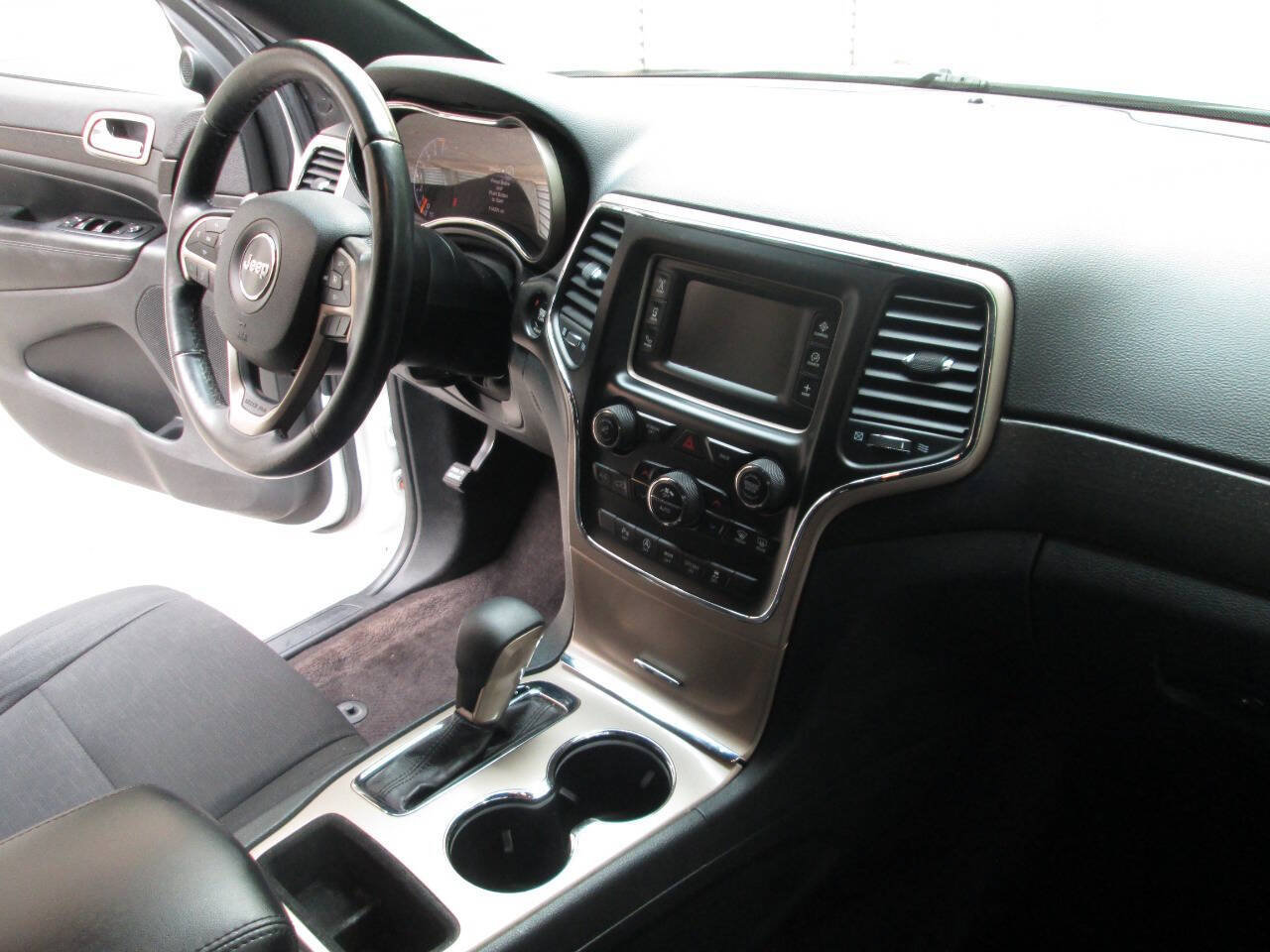 Used 2016 Jeep Grand Cherokee Laredo w/ Quick Order Package 23E AWD/4WD image 20