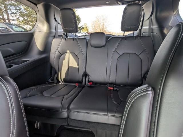 New 2026 Chrysler Voyager LX image 10