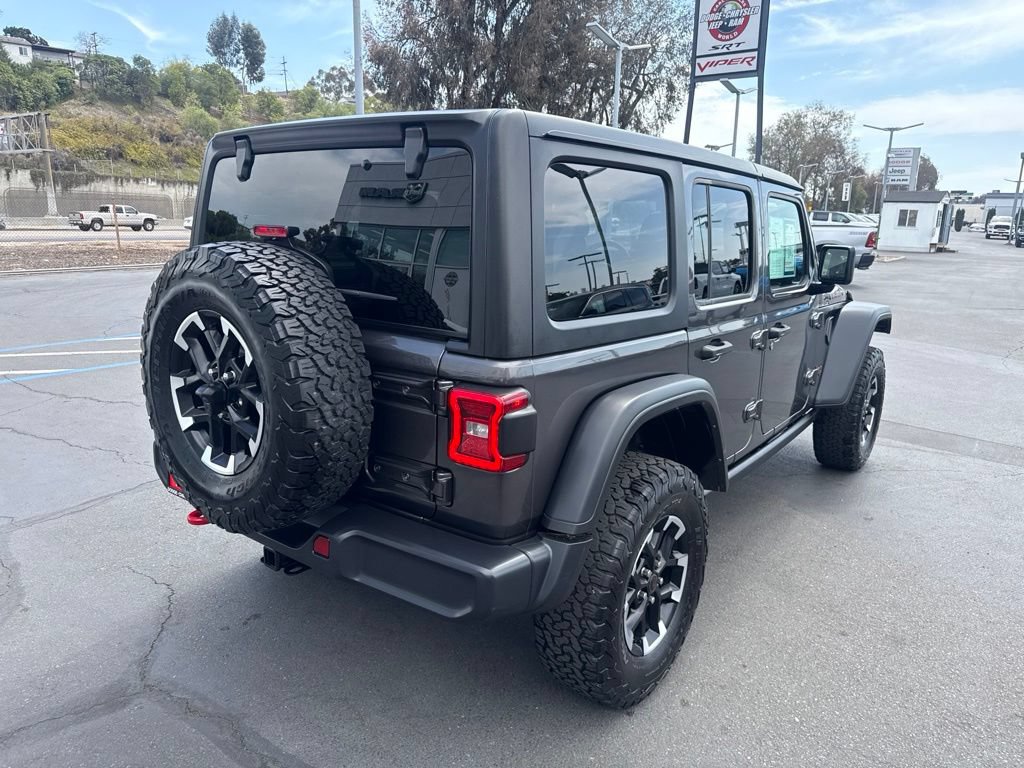 Used 2024 Jeep Wrangler Unlimited Rubicon w/ Convenience Group AWD/4WD image 8