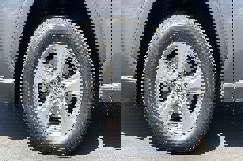 Used 2024 Toyota RAV4 XLE image 25