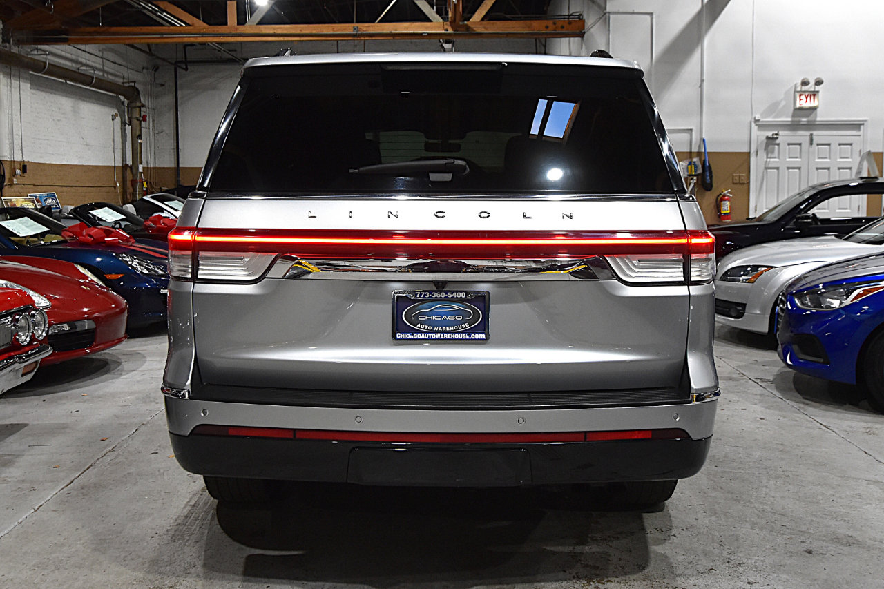 Used 2023 Lincoln Navigator Reserve AWD/4WD image 11