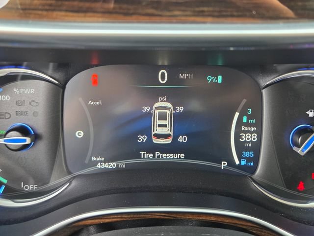 Used 2023 Chrysler Pacifica Limited FWD image 21