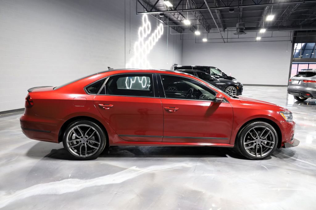 Used 2017 Volkswagen Passat 1.8T SEL Premium image 8