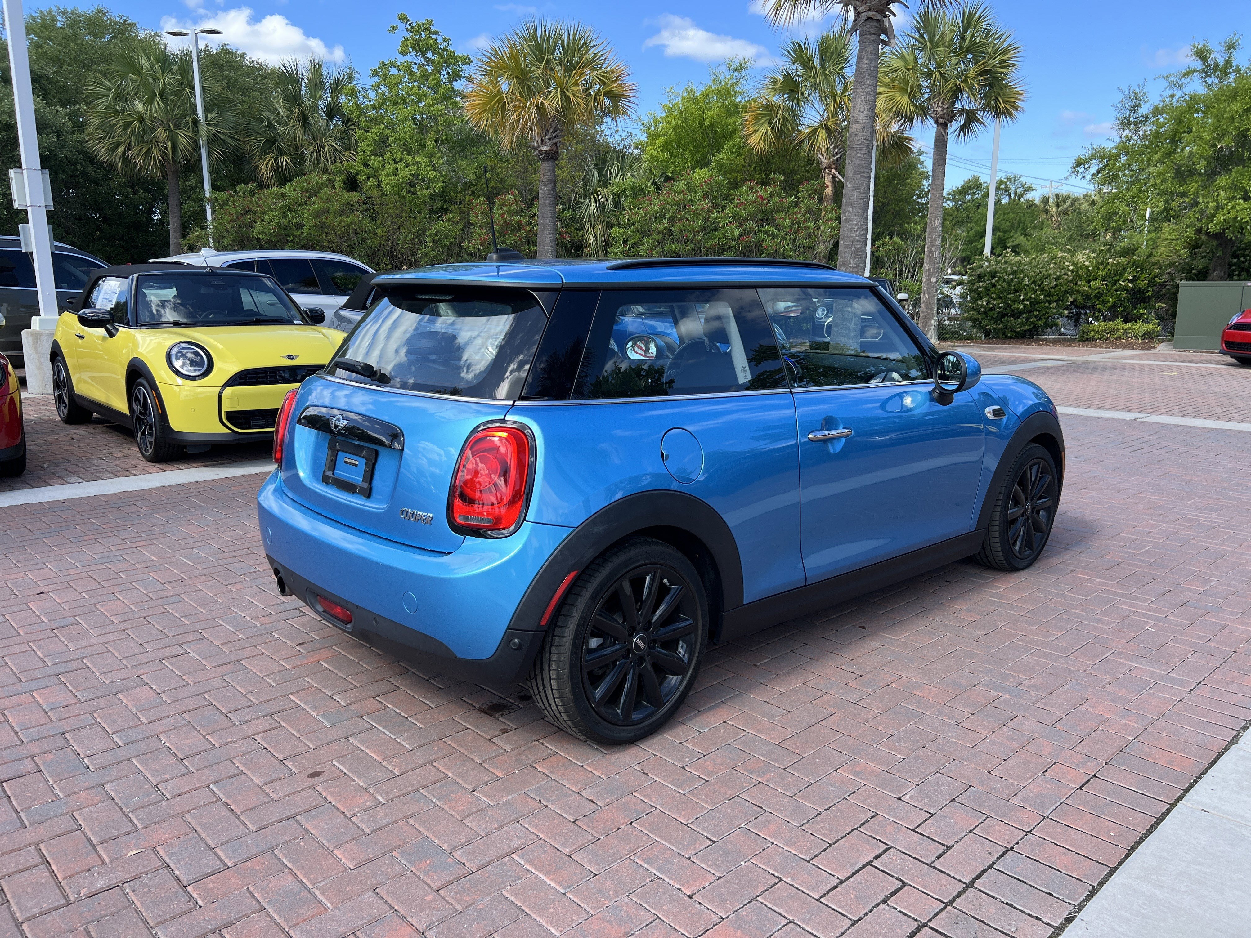 Used 2017 MINI Cooper 2-Door Hardtop FWD image 10