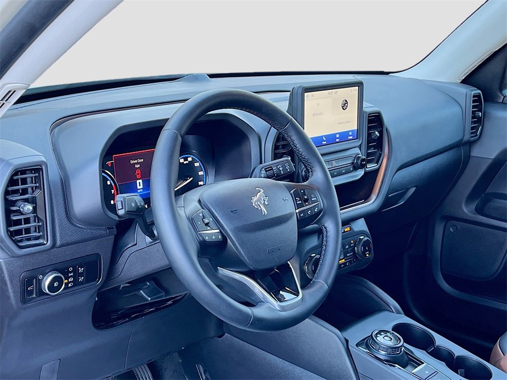 Used 2024 Ford Bronco Sport Outer Banks image 9