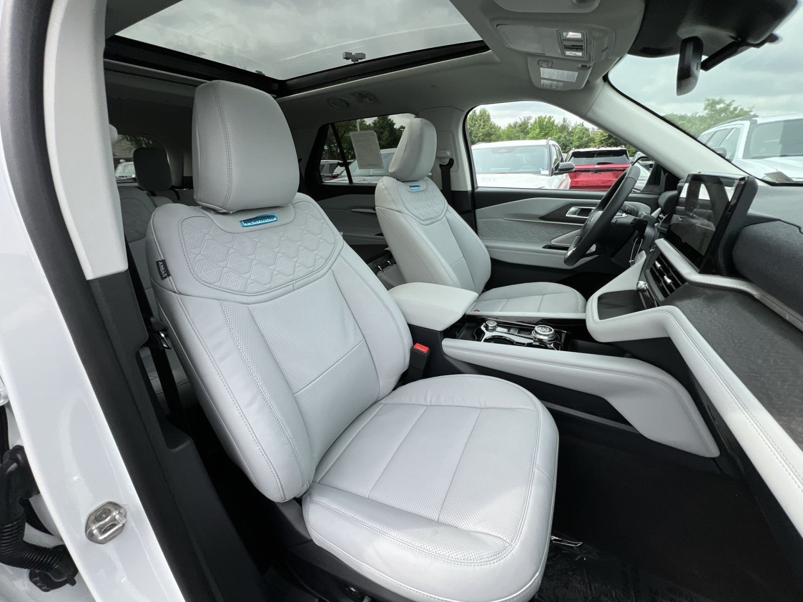 New 2026 Ford Explorer Platinum w/ LUX Leather Package AWD/4WD image 52