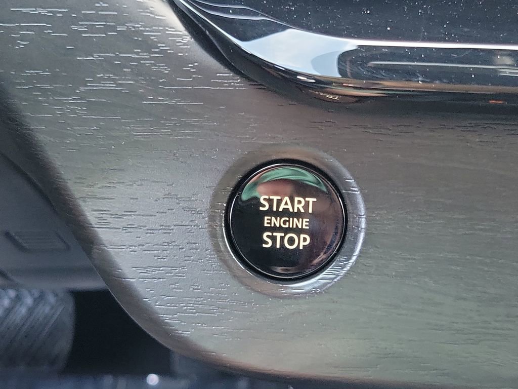 Certified 2025 Nissan Murano SV image 8