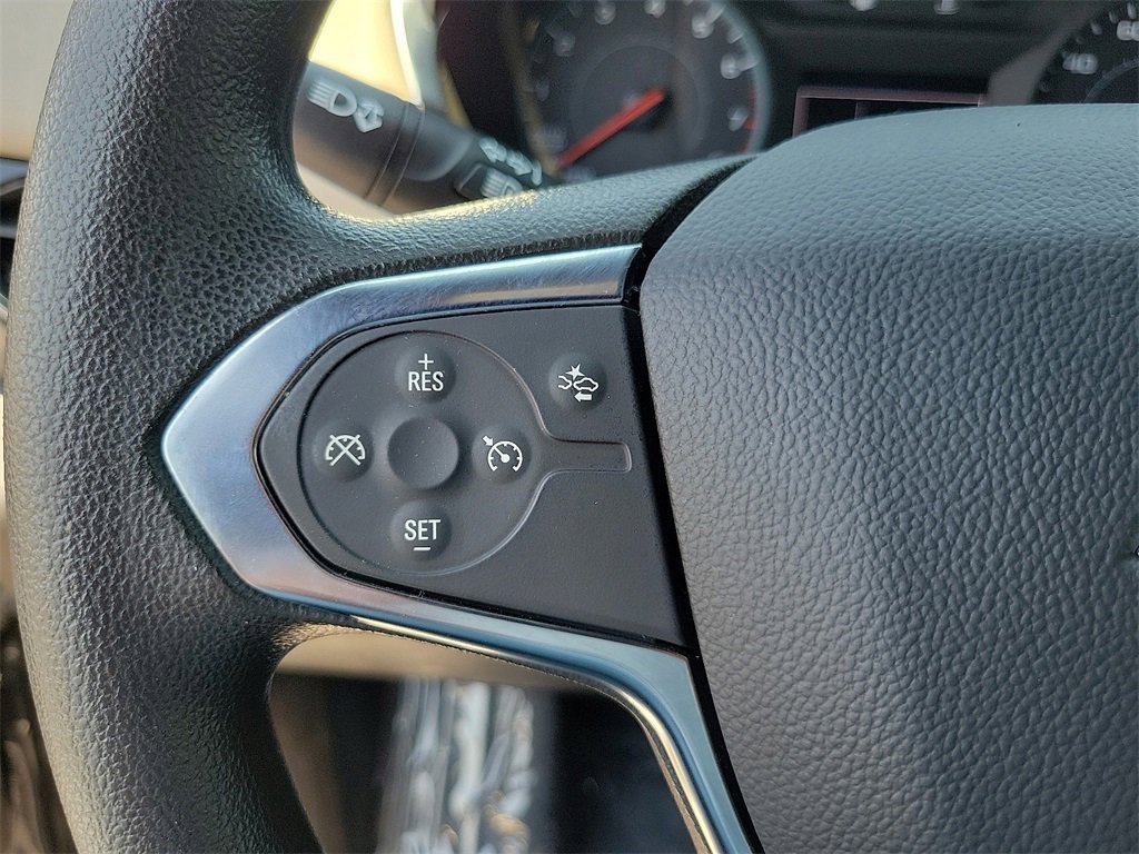 Used 2022 Chevrolet Traverse LS image 6
