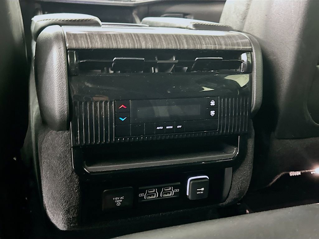 Certified 2023 Jeep Wagoneer Series II AWD/4WD image 36