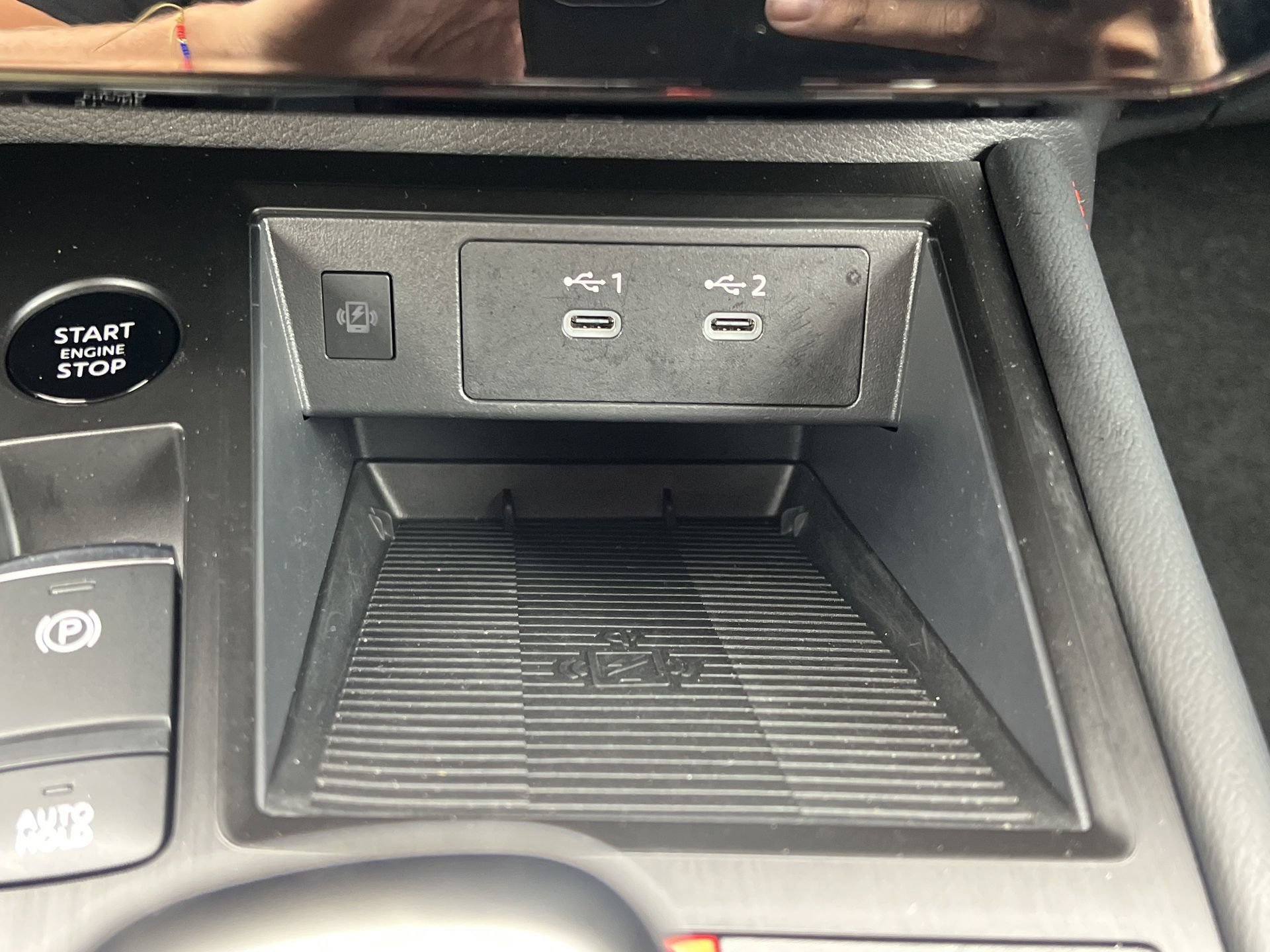 Certified 2025 Nissan Kicks SR FWD image 7